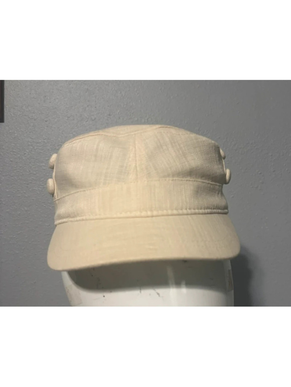 Beige newsboy cap one size nwot